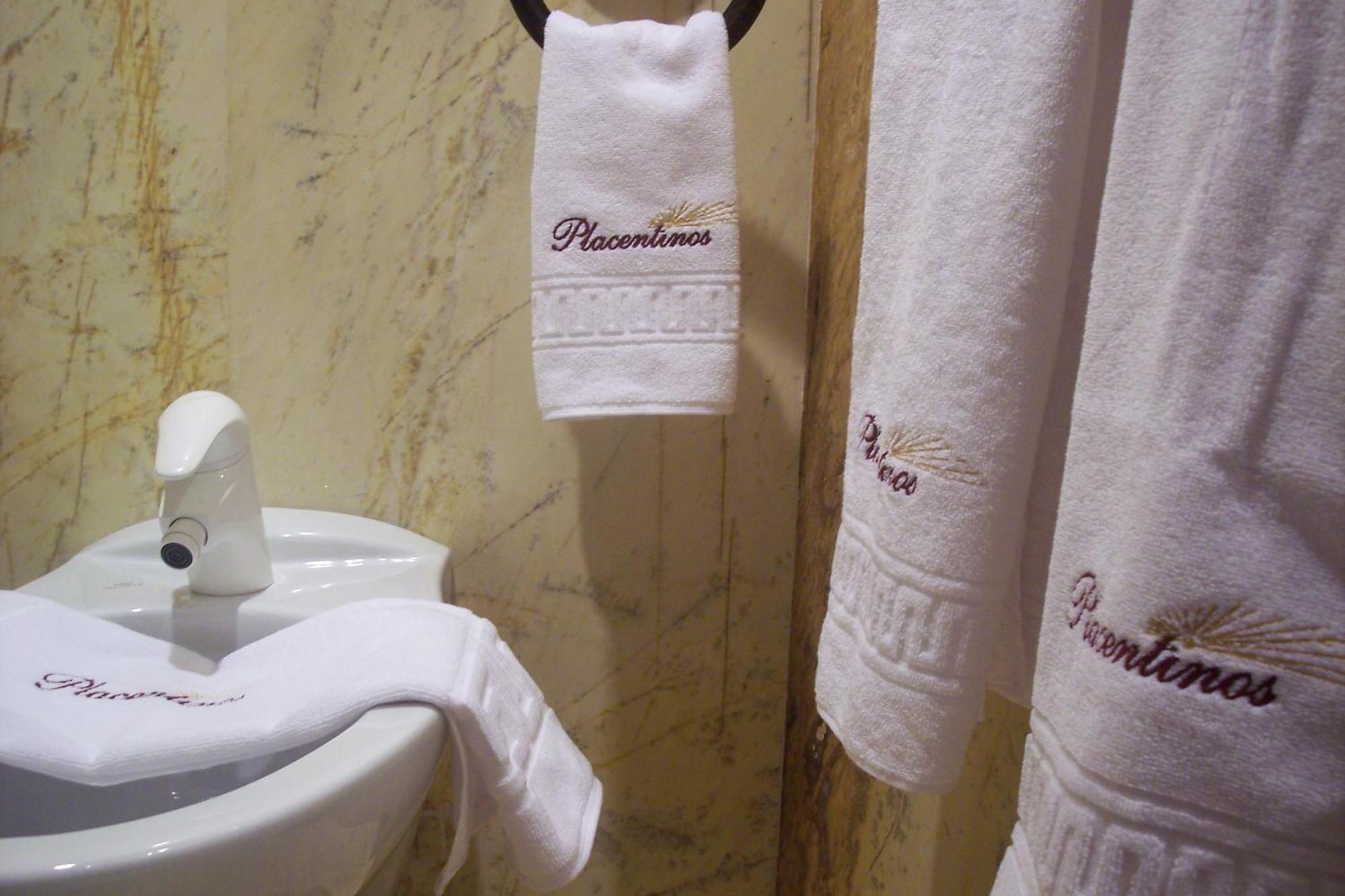 Hotel Microtel Placentinos 2*