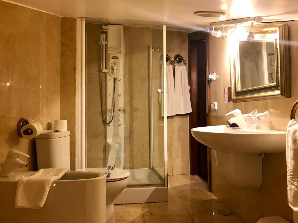 Hotel Microtel Placentinos